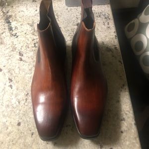 Magnanni Chelsea Dress Boots
